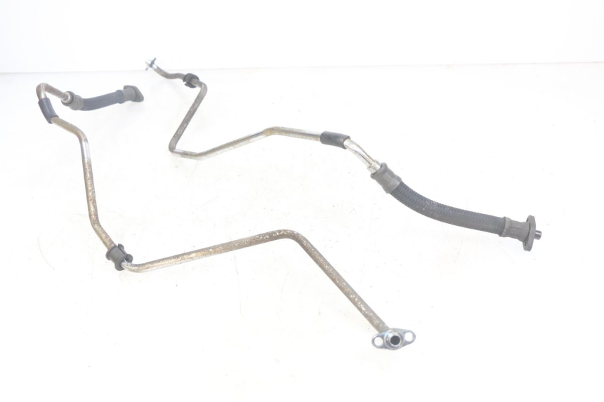 photo de MANGUERA DE ACEITE HONDA CBR F SC25 1000 (1989 - 1992) - Primer plano técnico