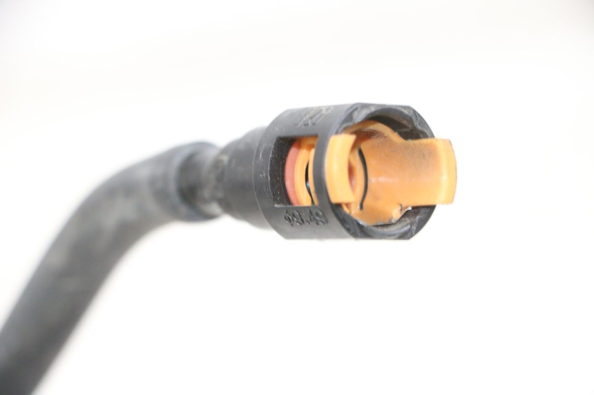 photo de TUBO INYECTOR SUZUKI BURGMAN 650 (2013 - 2020) - Primer plano técnico