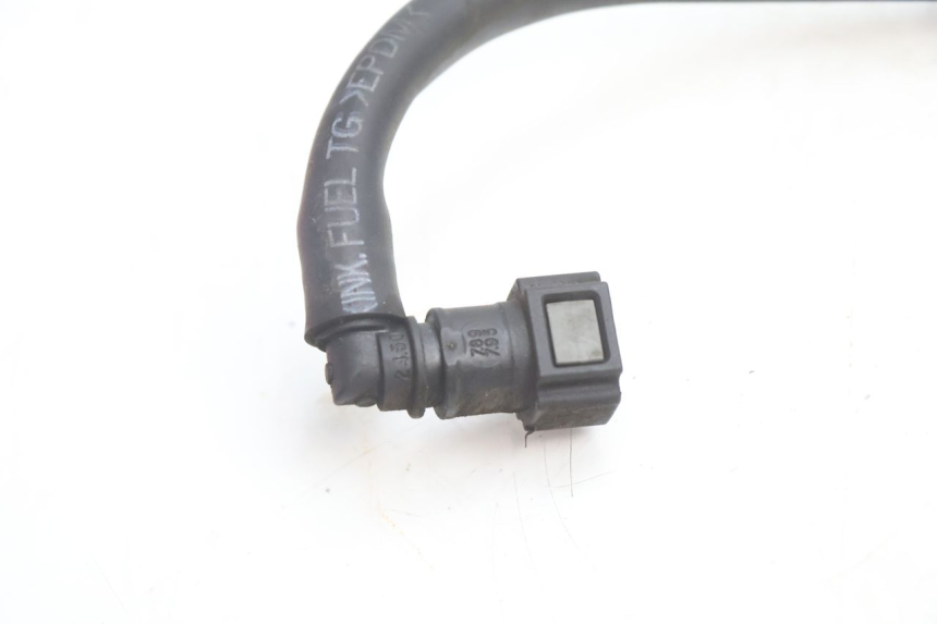 photo de TUBO INYECTOR YAMAHA FJR 1300 (2001 - 2005) - Detalle de la pieza