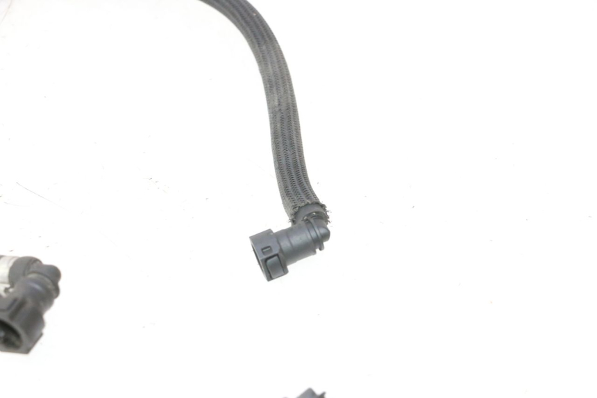photo de TUBO INYECTOR PEUGEOT KISBEE 4T 50 (2023 - 2026) - Otra perspectiva