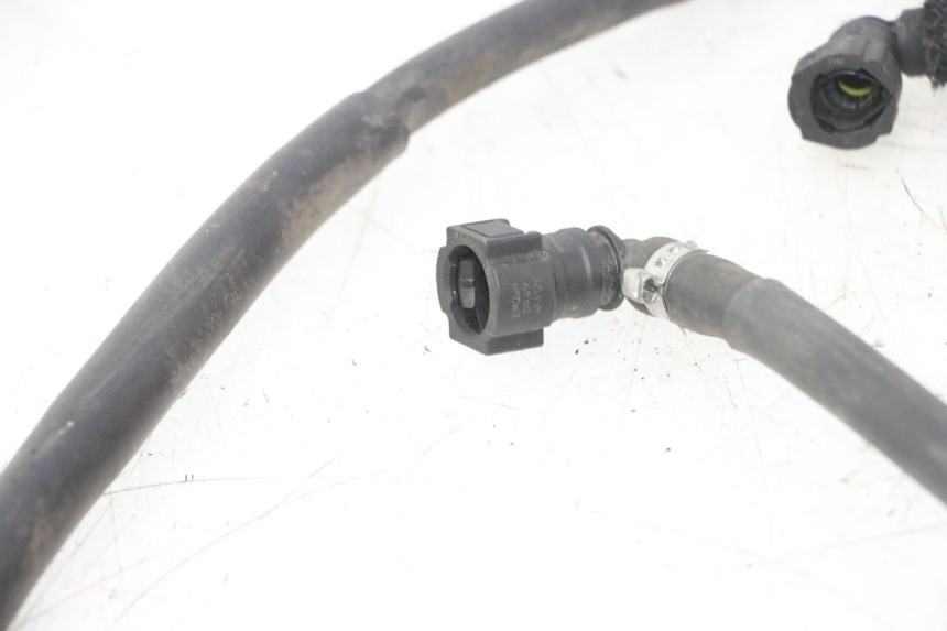 photo de TUBO INYECTOR PEUGEOT KISBEE 4T 50 (2023 - 2026) - Detalles de los puntos de fijación
