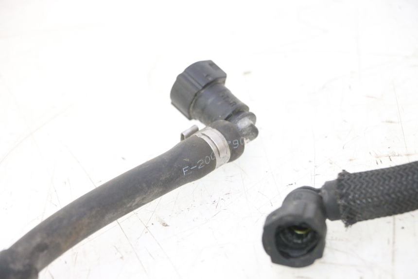 photo de TUBO INYECTOR PEUGEOT KISBEE 4T 50 (2023 - 2026) - Estado de la superficie y material