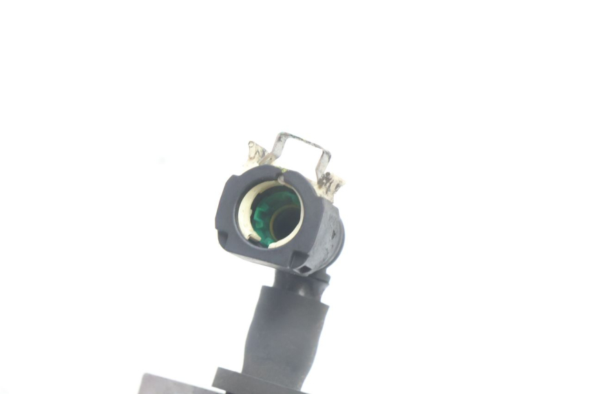 photo de TUBO INYECTOR PIAGGIO LIBERTY IGET 4T 50 (2021 - 2025) - Otra perspectiva