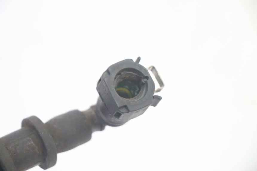 photo de TUBO INYECTOR PIAGGIO MP3 HPE 350 (2018 - 2020) - Primer plano técnico