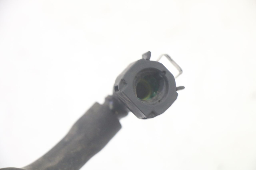 photo de TUBO INYECTOR PIAGGIO MP3 HPE 350 (2018 - 2020) - Detalles de los puntos de fijación