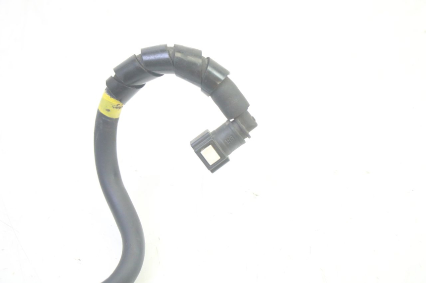 photo de TUBO INYECTOR PIAGGIO MP3 LT 400 (2007 - 2012) - Primer plano técnico