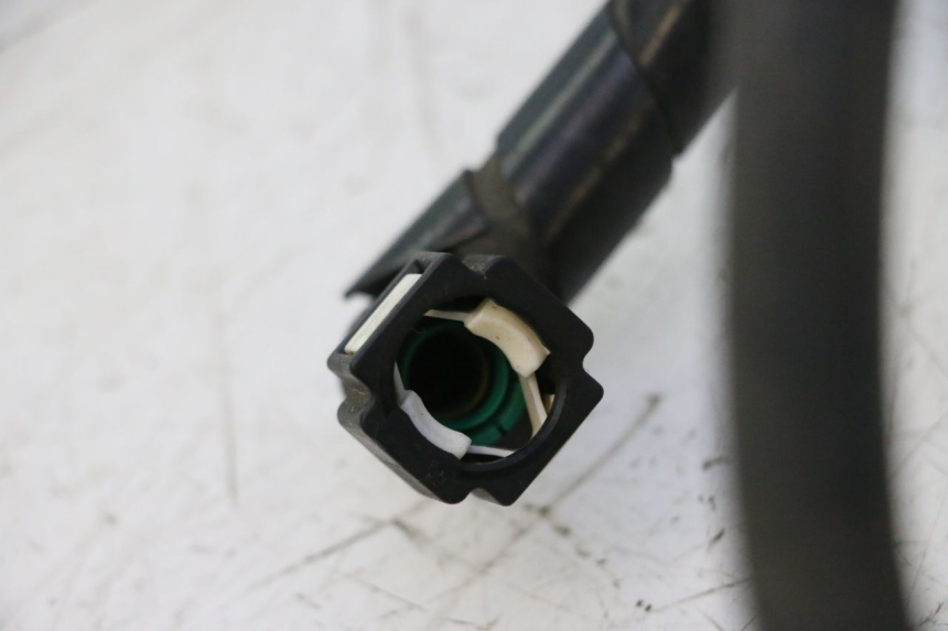 photo de TUBO INYECTOR PIAGGIO MP3 500 (2011 - 2015) - Primer plano técnico