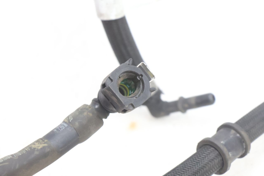 photo de TUBO INYECTOR PIAGGIO MP3 500 (2016 - 2018) - Primer plano técnico