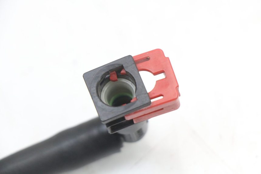 photo de TUBO INYECTOR KAWASAKI NINJA 400 (2018 - 2023) - Detalles de los puntos de fijación