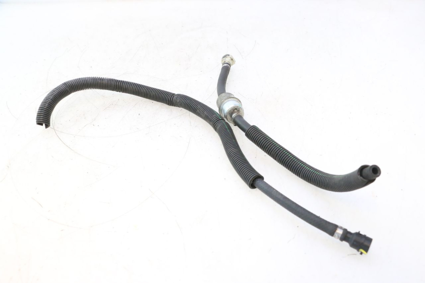 photo de TUBO INYECTOR CAN-AM SPYDER RS 1000 (2008 - 2012) - Primer plano técnico