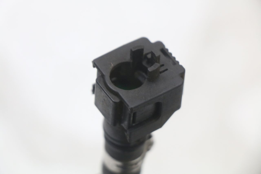 photo de TUBO INYECTOR SUZUKI BURGMAN 125 (2018 - 2021) - Primer plano técnico