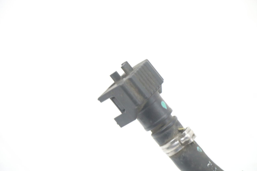 photo de TUBO INYECTOR SUZUKI BURGMAN 125 (2018 - 2021) - Primer plano técnico