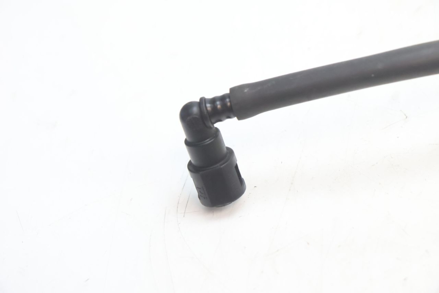 photo de TUBO INYECTOR SUZUKI SV S 650 (2003 - 2009) - Primer plano técnico