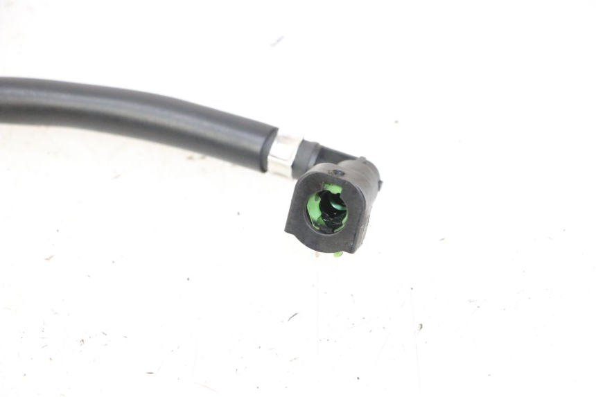 photo de TUBO INYECTOR YAMAHA XMAX X-MAX 125 (2021 - 2025) - Primer plano técnico