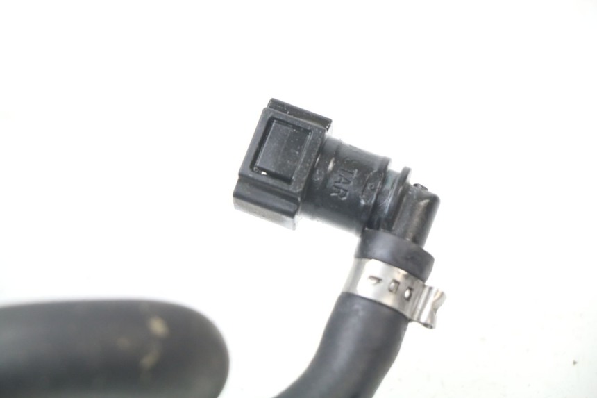 photo de TUBO INYECTOR YAMAHA YZF YZ-F 450 (2018 - 2021) - Primer plano técnico