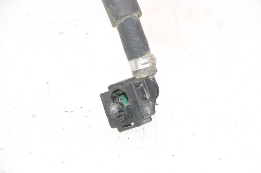 photo de TUBO INYECTOR YAMAHA YZF YZ-F 450 (2014 - 2016) - Primer plano técnico