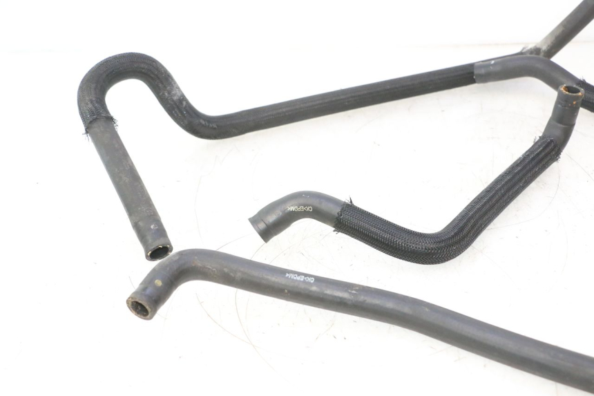 photo de MANGUERA DEL RADIADOR SUZUKI BURGMAN 125 (2007 - 2014) - Zoom estado de uso
