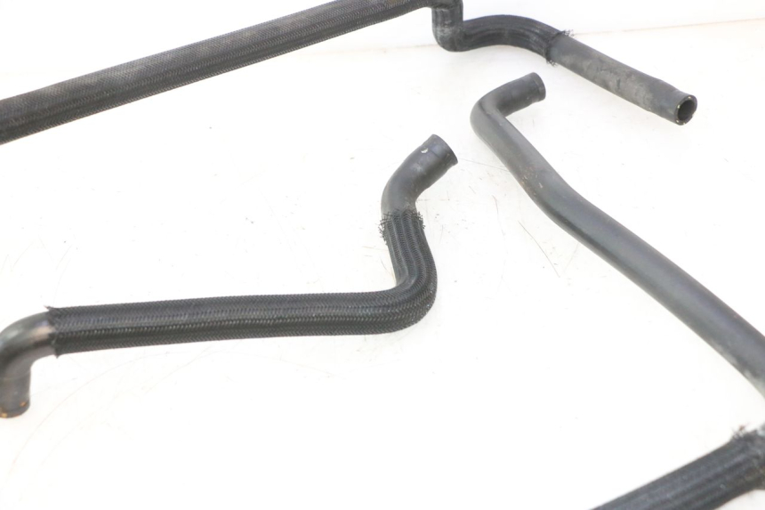 photo de MANGUERA DEL RADIADOR SUZUKI BURGMAN 125 (2007 - 2014) - Primer plano técnico