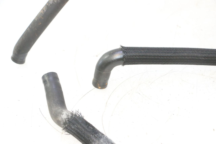 photo de MANGUERA DEL RADIADOR SUZUKI BURGMAN 125 (2007 - 2014) - Detalles de los puntos de fijación