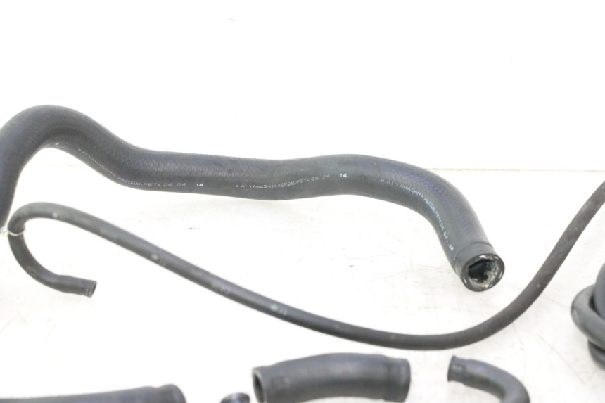 photo de MANGUERA RADIADOR HONDA FJS SILVER WING SILVERWING 400 (2005 - 2008) - Primer plano técnico