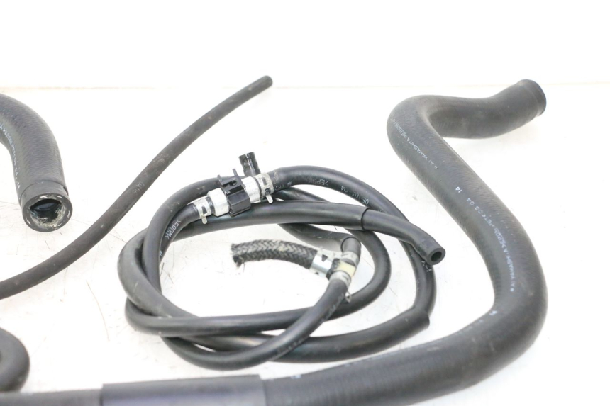 photo de MANGUERA RADIADOR HONDA FJS SILVER WING SILVERWING 400 (2005 - 2008) - Detalles de los puntos de fijación