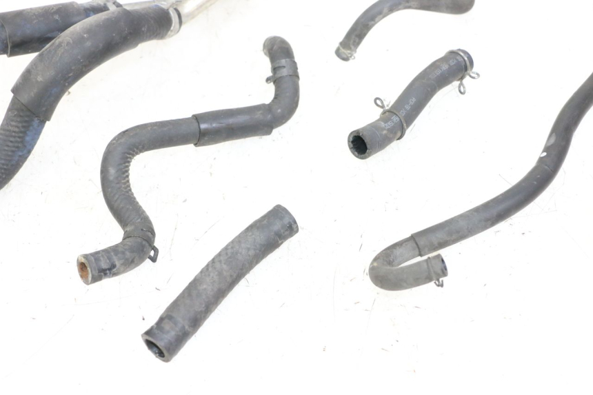 photo de MANGUERA RADIADOR HONDA FORZA ABS 300 (2013 - 2017) - Detalles de los puntos de fijación