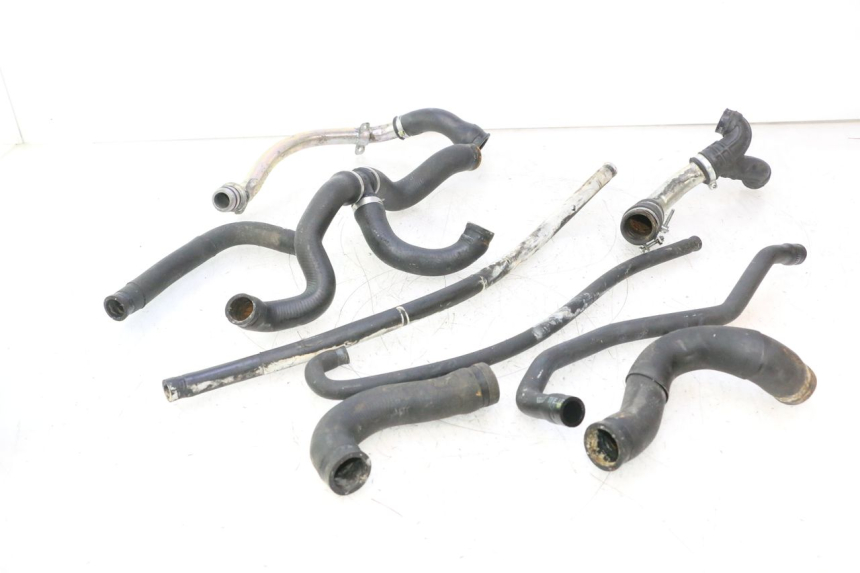 photo de MANGUERA DEL RADIADOR GILERA GP 800 (2007 - 2013) - Primer plano técnico