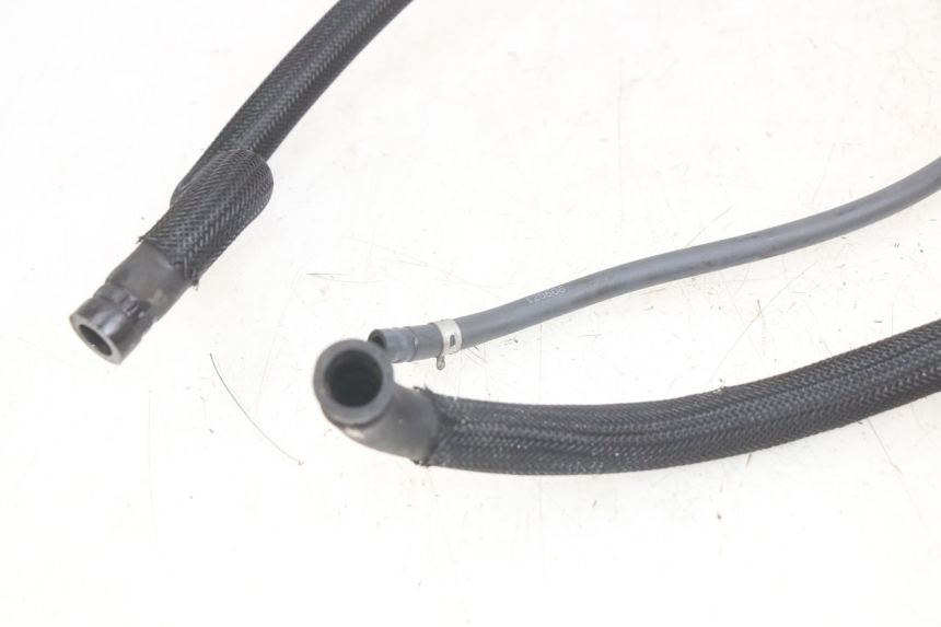 photo de MANGUERA DEL RADIADOR SYM GTS EFI 125 (2012 - 2016) - Primer plano técnico