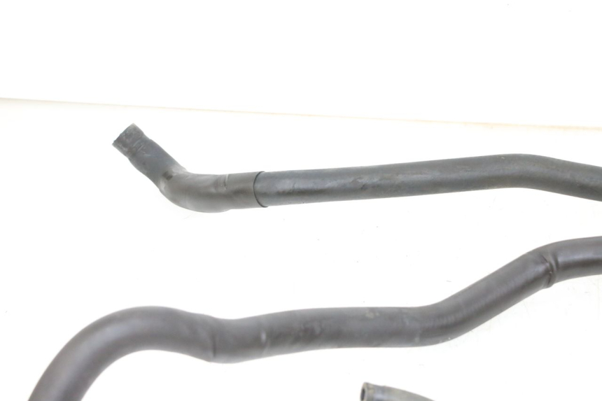 photo de MANGUERA RADIADOR PIAGGIO MP3 HPE 350 (2018 - 2020) - Primer plano técnico