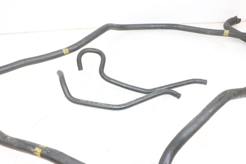 photo de MANGUERA RADIADOR PIAGGIO MP3 500 (2016 - 2018) - Primer plano técnico