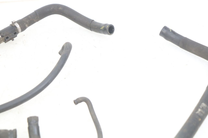 photo de MANGUERA DEL RADIADOR GILERA NEXUS 125 (2007 - 2009) - Vista general del producto