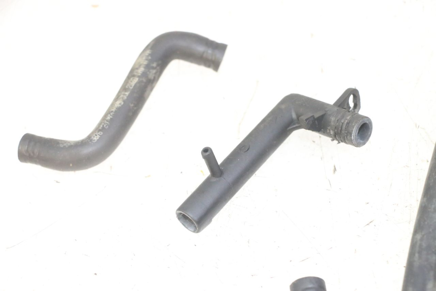 photo de MANGUERA RADIADOR PIAGGIO NRG POWER PUREJET 50 (2018 - 2021) - Primer plano técnico