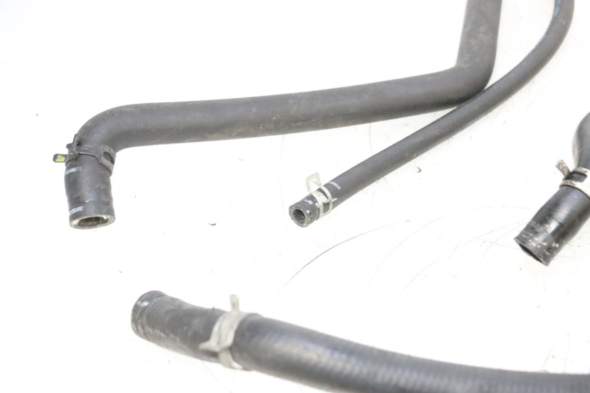 photo de MANGUERA RADIADOR PEUGEOT SATELIS COMPRESSOR K15 125 (2006 - 2009) - Primer plano técnico