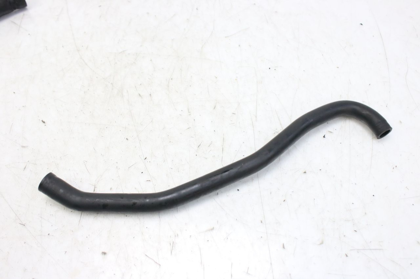 photo de MANGUERA DEL RADIADOR TRIUMPH SPRINT ST 955 (1999 - 2001) - Primer plano técnico