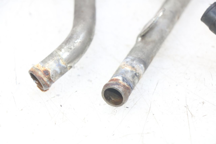 photo de MANGUERA DEL RADIADOR YAMAHA XMAX X-MAX 125 (2006 - 2009) - Primer plano técnico
