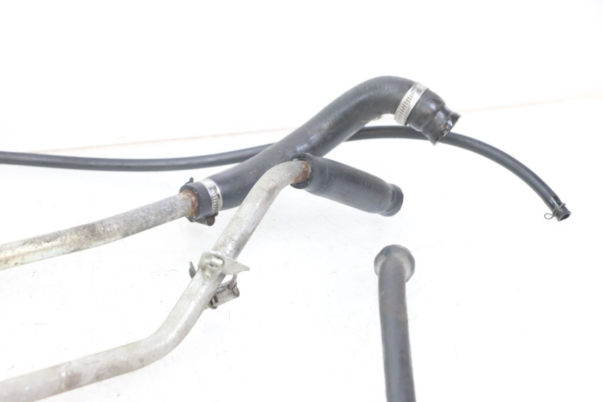 photo de MANGUERA DEL RADIADOR YAMAHA XMAX X-MAX 125 (2006 - 2009) - Zoom estado de uso