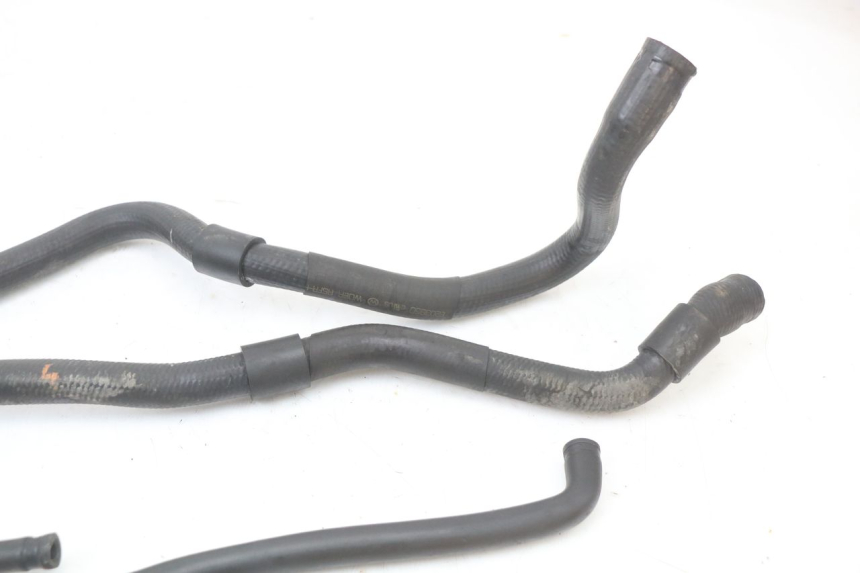 photo de MANGUERA DEL RADIADOR PIAGGIO XEVO - X EVO 125 (2007 - 2017) - Otra perspectiva