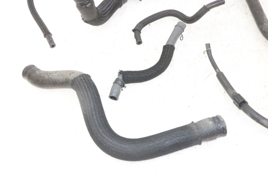 photo de MANGUERA RADIADOR YAMAHA XJ6 ABS 600 (2008 - 2016) - Primer plano técnico