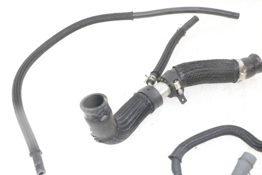 photo de MANGUERA RADIADOR YAMAHA XJ6 ABS 600 (2008 - 2016) - Estado de la superficie y material