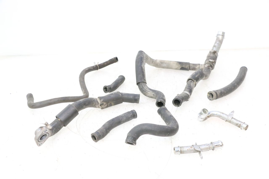 photo de MANGUERA RADIADOR HONDA XRV AFRICA TWIN 750 (1990 - 1992) - Detalles de los puntos de fijación