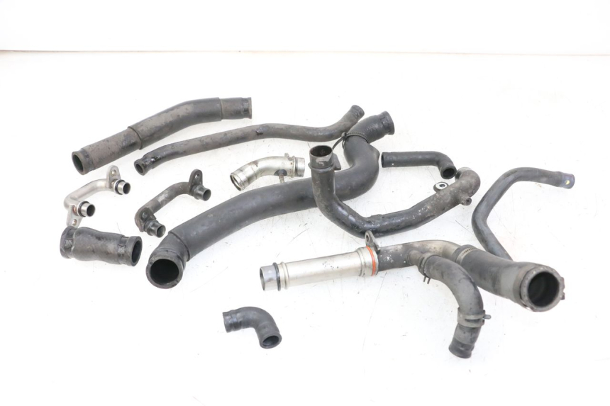 photo de MANGUERA RADIADOR YAMAHA FZ1 FAZER 1000 (2007 - 2009) - Otra perspectiva