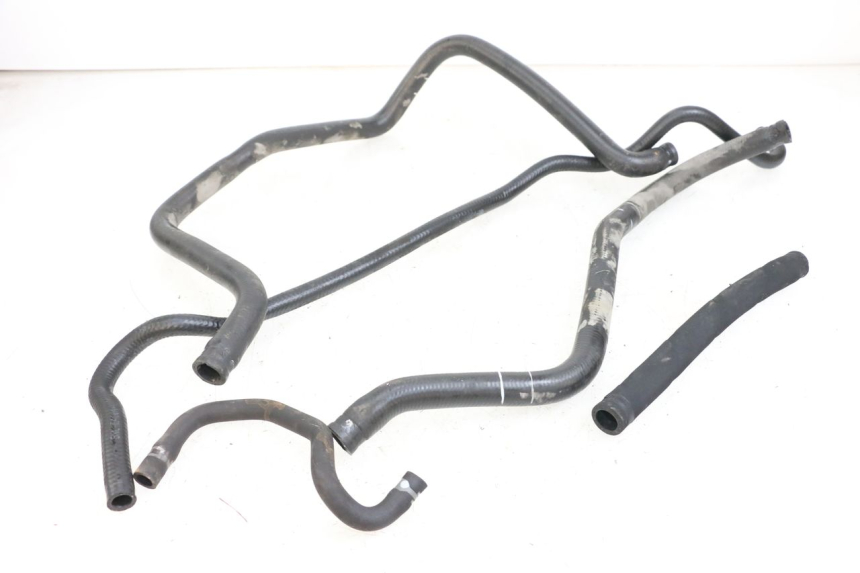 photo de MANGUERA DEL RADIADOR YAMAHA YP MAJESTY 125 (2002 - 2006) - Detalle de la pieza