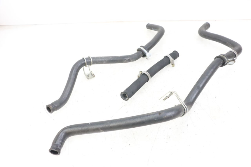 photo de MANGUERA DEL RADIADOR YAMAHA YP MAJESTY 125 (2002 - 2006) - Detalle de la pieza