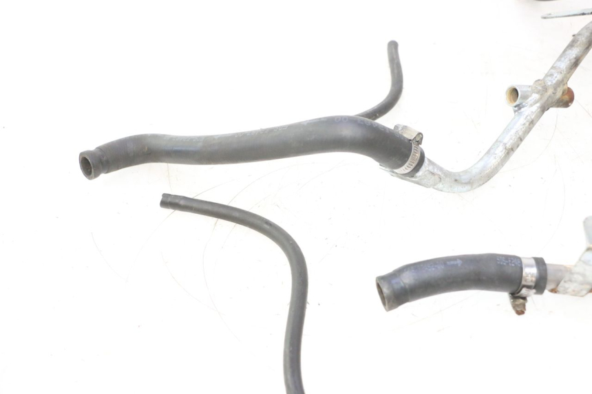 photo de MANGUERA DEL RADIADOR YAMAHA YP MAJESTY 125 (1998 - 2001) - Vista general del producto