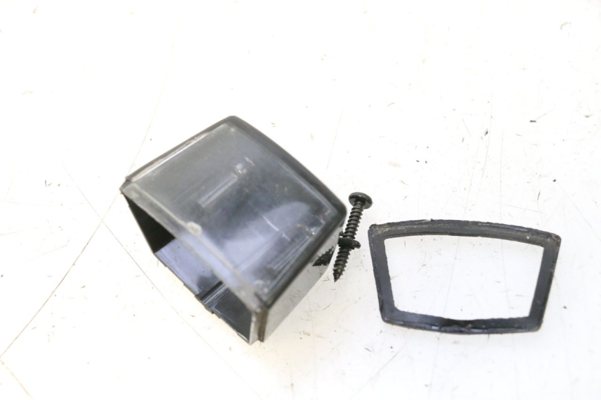 photo de LUZ MATRICULA KYMCO AGILITY 16+ 4T 50 (2018 - 2023) - Primer plano técnico