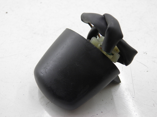 photo de LUZ MATRICULA HONDA FES PANTHEON 125 (2003 - 2007) - Otra perspectiva