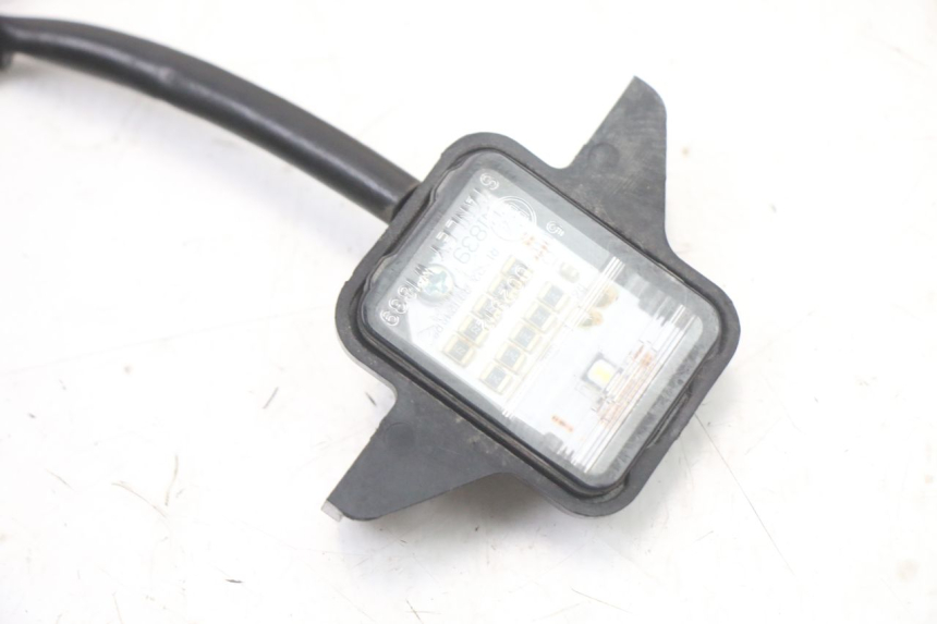 photo de LUZ MATRICULA HONDA PCX (JF57/JF64) 125 (2014 - 2018) - Detalle de la pieza