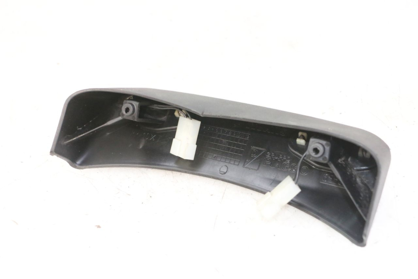 photo de LUZ MATRICULA PIAGGIO MP3 LT 300 (2010 - 2016) - Detalle de la pieza