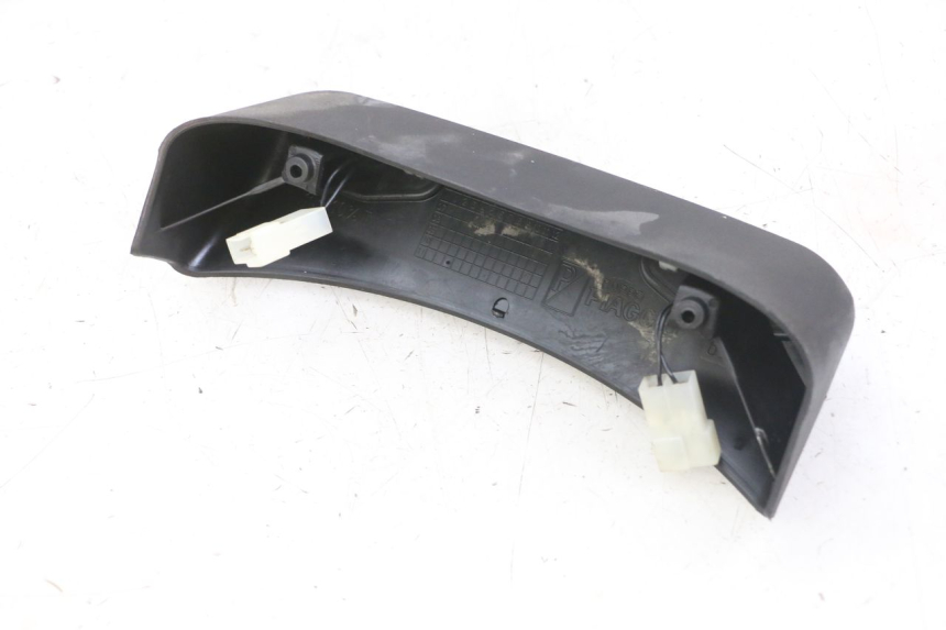 photo de LUZ MATRICULA PIAGGIO MP3 LT 300 (2010 - 2016) - Otra perspectiva