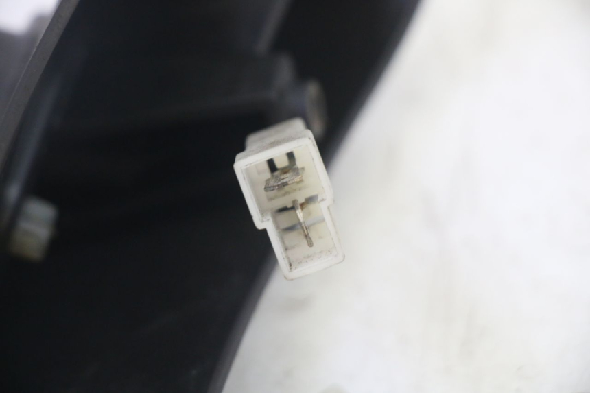 photo de LUZ MATRICULA PIAGGIO MP3 RL 250 (2006 - 2010) - Estado de la superficie y material